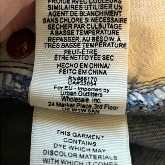 We The free Women’s Distressed Cutoff Shorts - Picture 6 of 6